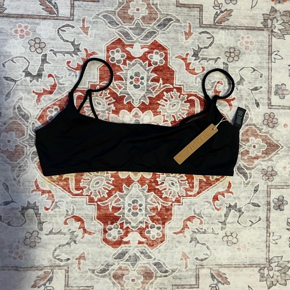SKIMS CLASSIC SQUARE SCOOP TOP
